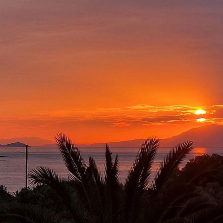 Marfaia - Villa By The Sea Agioi Экстерьер фото
