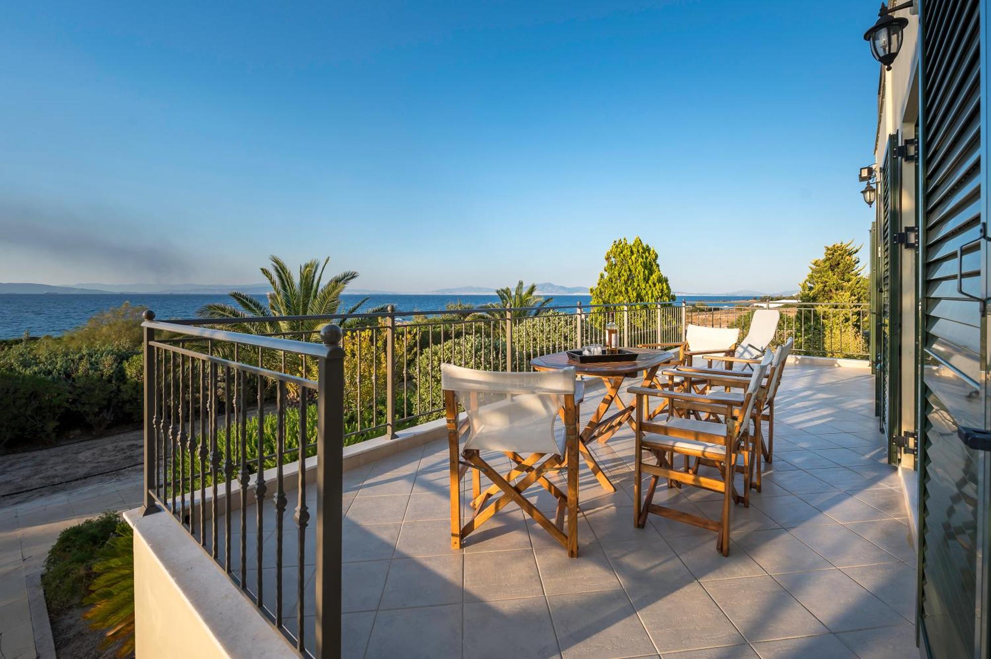 Marfaia - Villa By The Sea Agioi Экстерьер фото