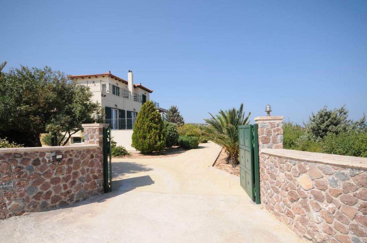 Marfaia - Villa By The Sea Agioi Экстерьер фото